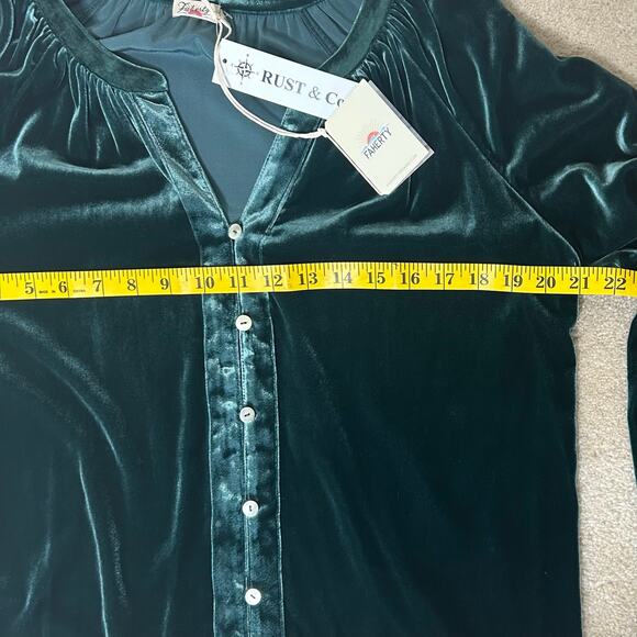 Faherty Silk Velvet Emerald Green V-Neck Blouse Stretch Naomi Sz M - Picture 9 of 11
